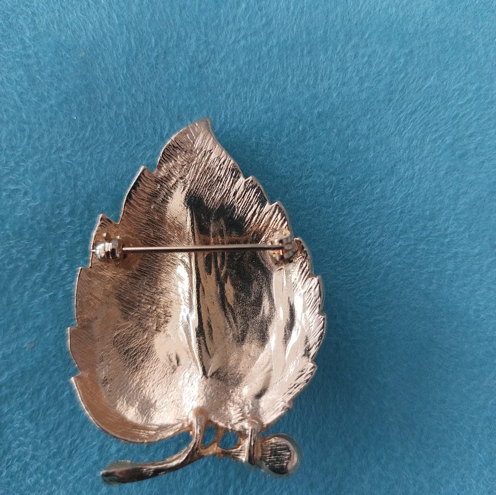 Monkey Figurine Gold-tone Leaf Brooch, Rhinestone Accents & Faux Pearl, Estate